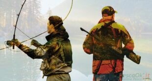 uomini dediti alla caccia e alla pesca sportiva alla seconda edizione della fiera Eos