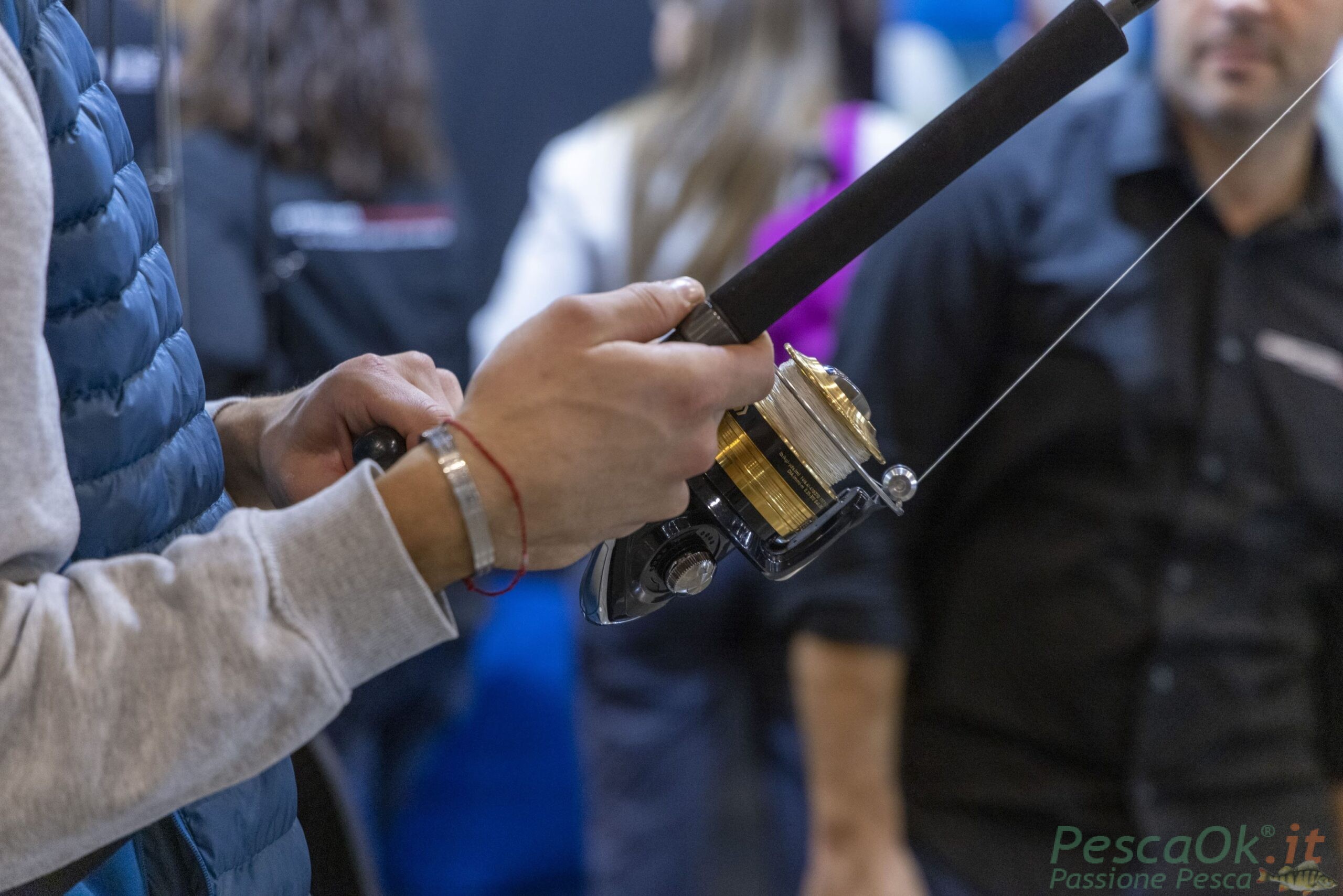 Mulinello e canna da pesca alla precedente edizione di Pescare Show, che torna nel 2024 dal 3 al 4 febbraio.